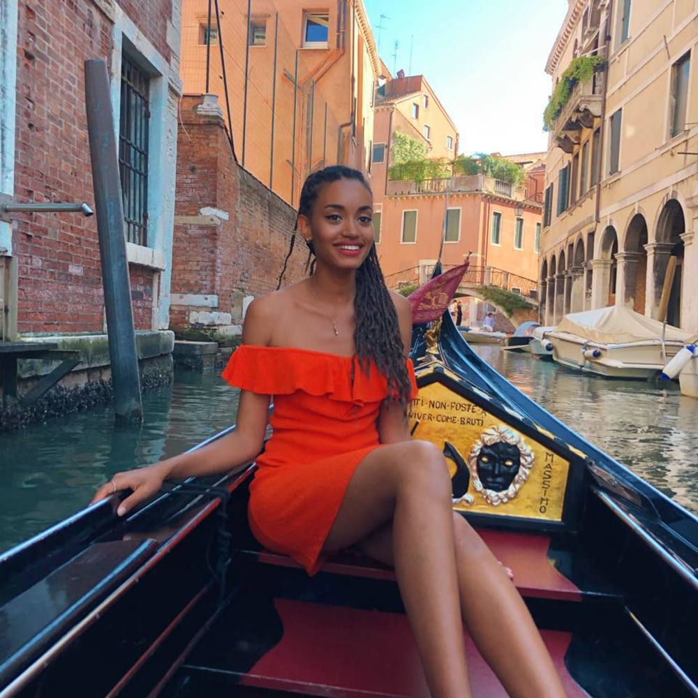 Meet your Posher, Jade